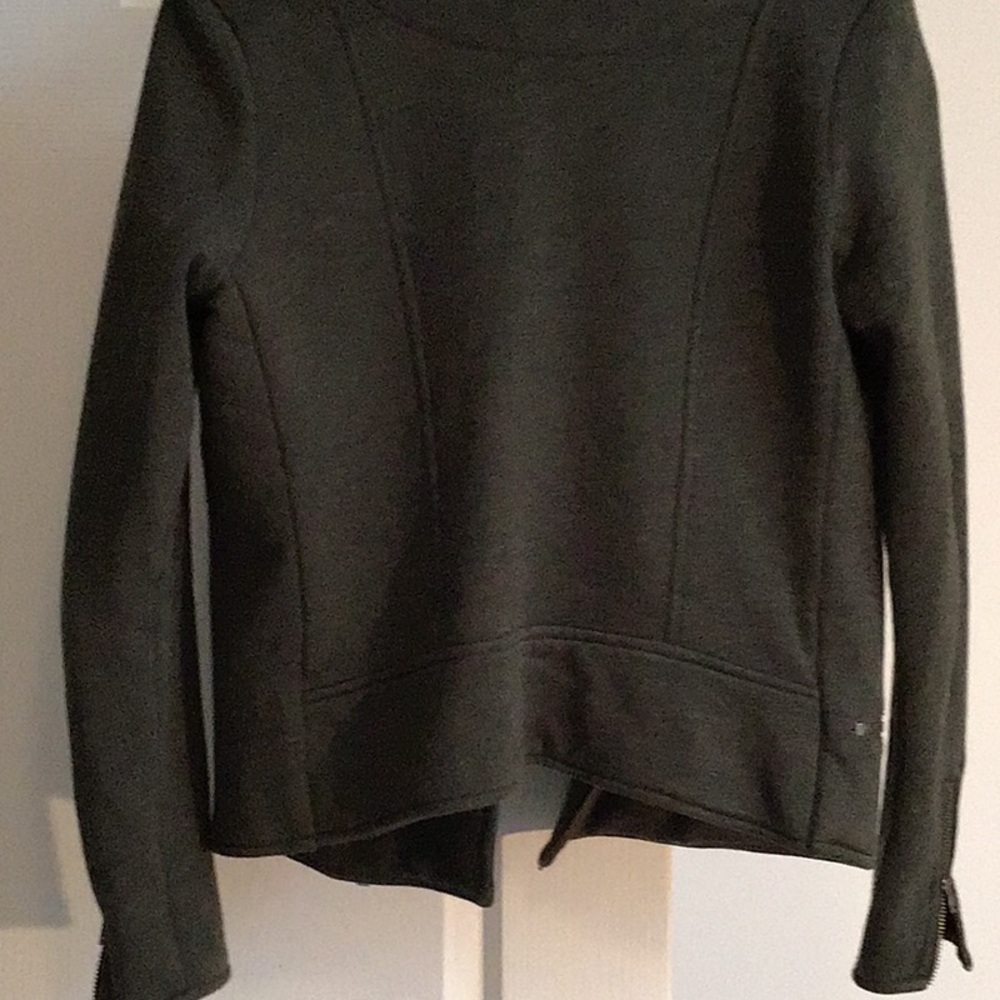 Quilted crop asymmetrical jacket - Picture 5 of 6